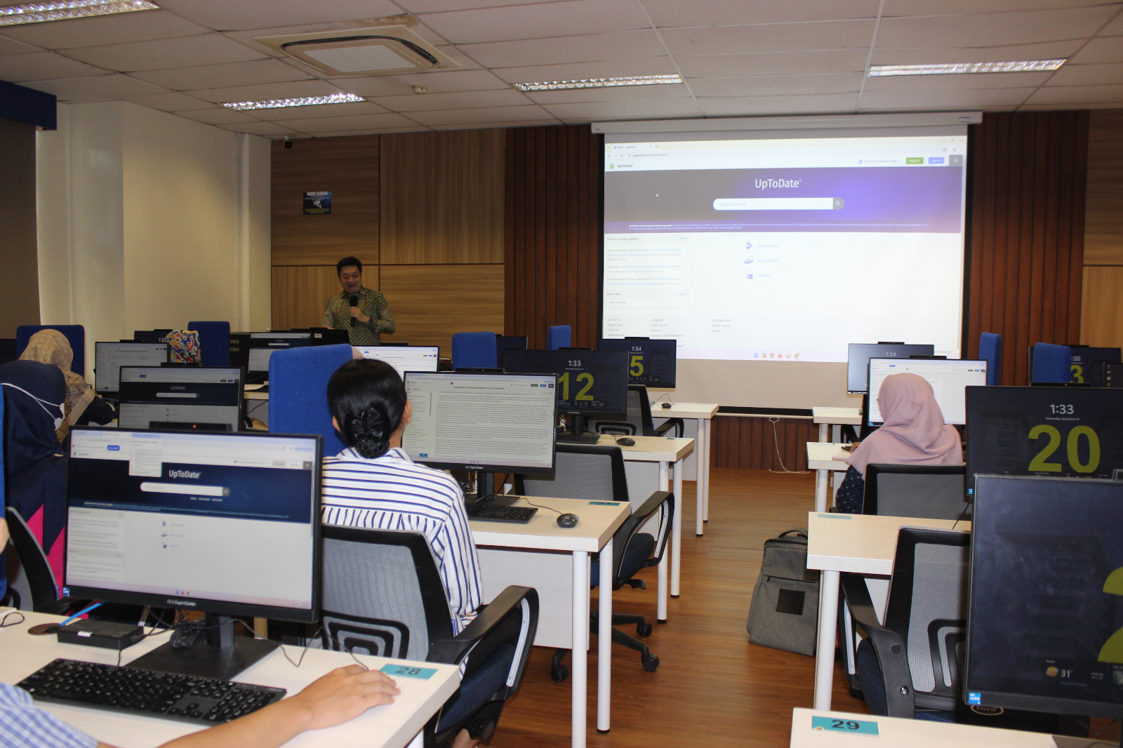 Perpustakaan FK-KMK UGM Gelar Workshop UpToDate: Menguatkan Literasi Klinis Berbasis Bukti