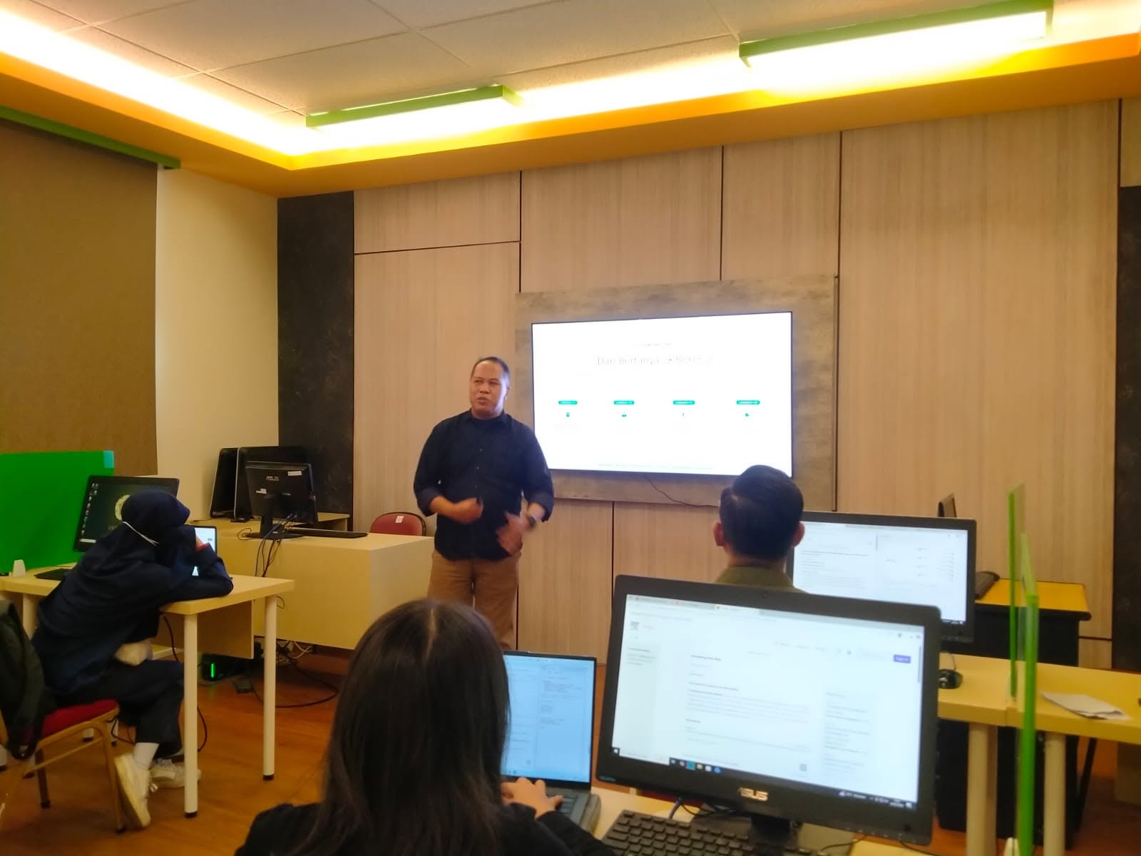 SiBaPer 84 : Scientific Writing dengan AI, 26 Agustus 2026